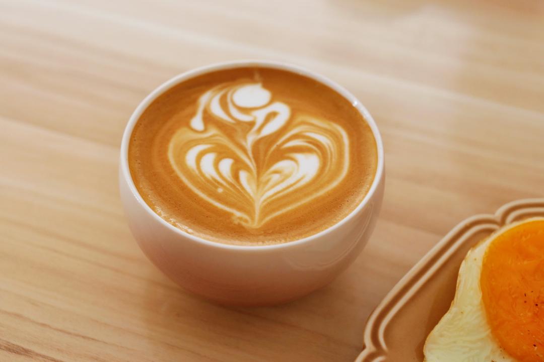 ☕自学拉花不急不嗔🐱
