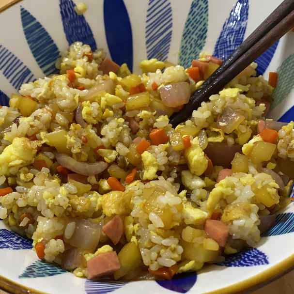 土豆鸡蛋火腿炒饭