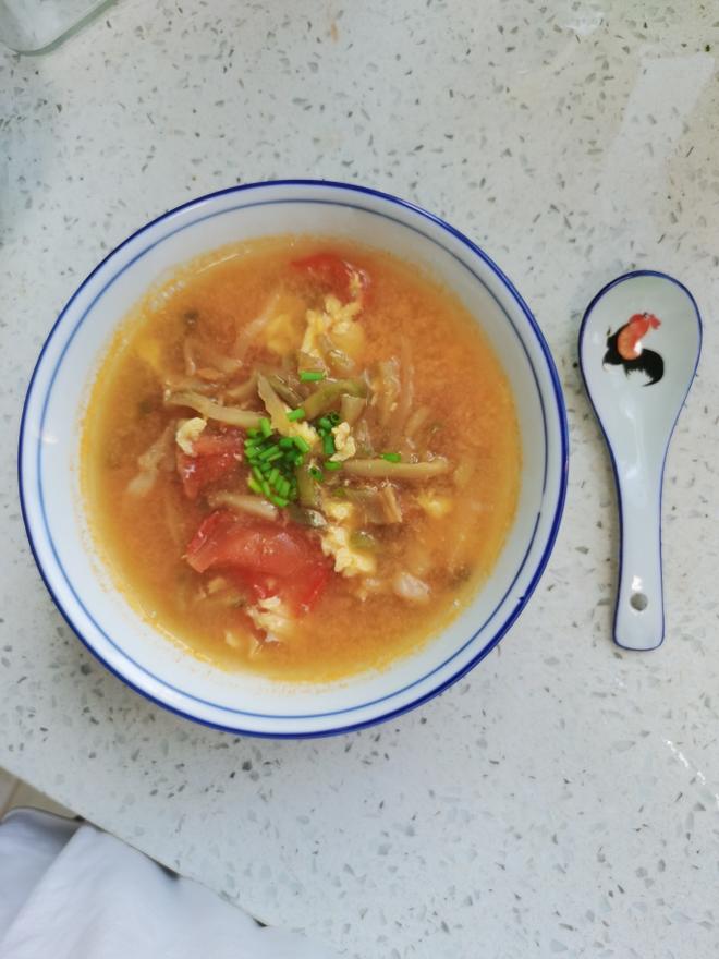 【夏日必备】番茄榨菜鸡蛋汤，五分钟快手开胃小汤，专治各种没胃口没时间的做法