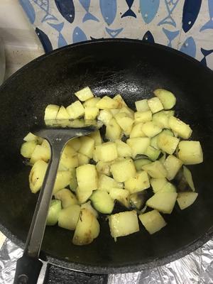 （烧烤土豆）孜然土豆的做法 步骤1