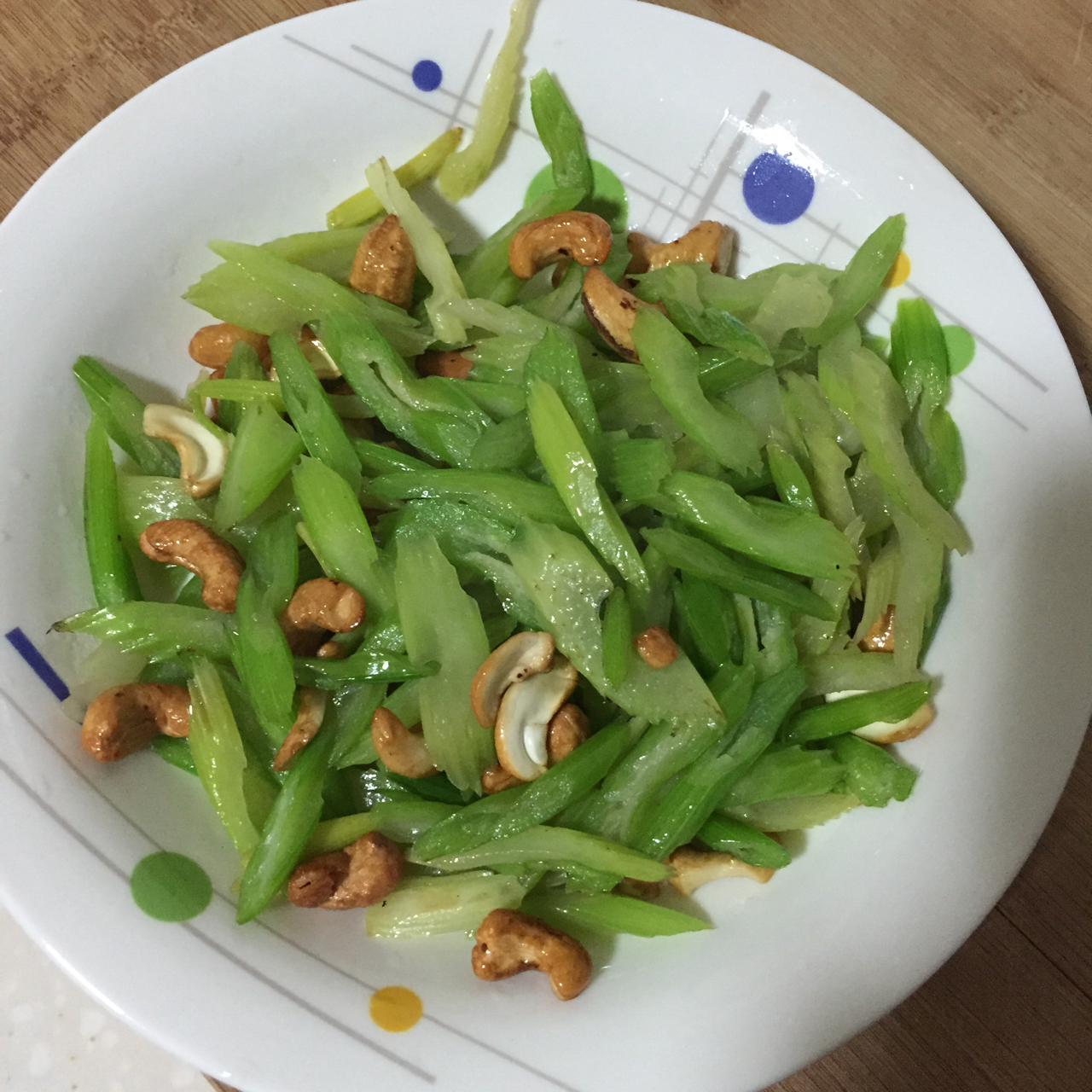 西芹腰果