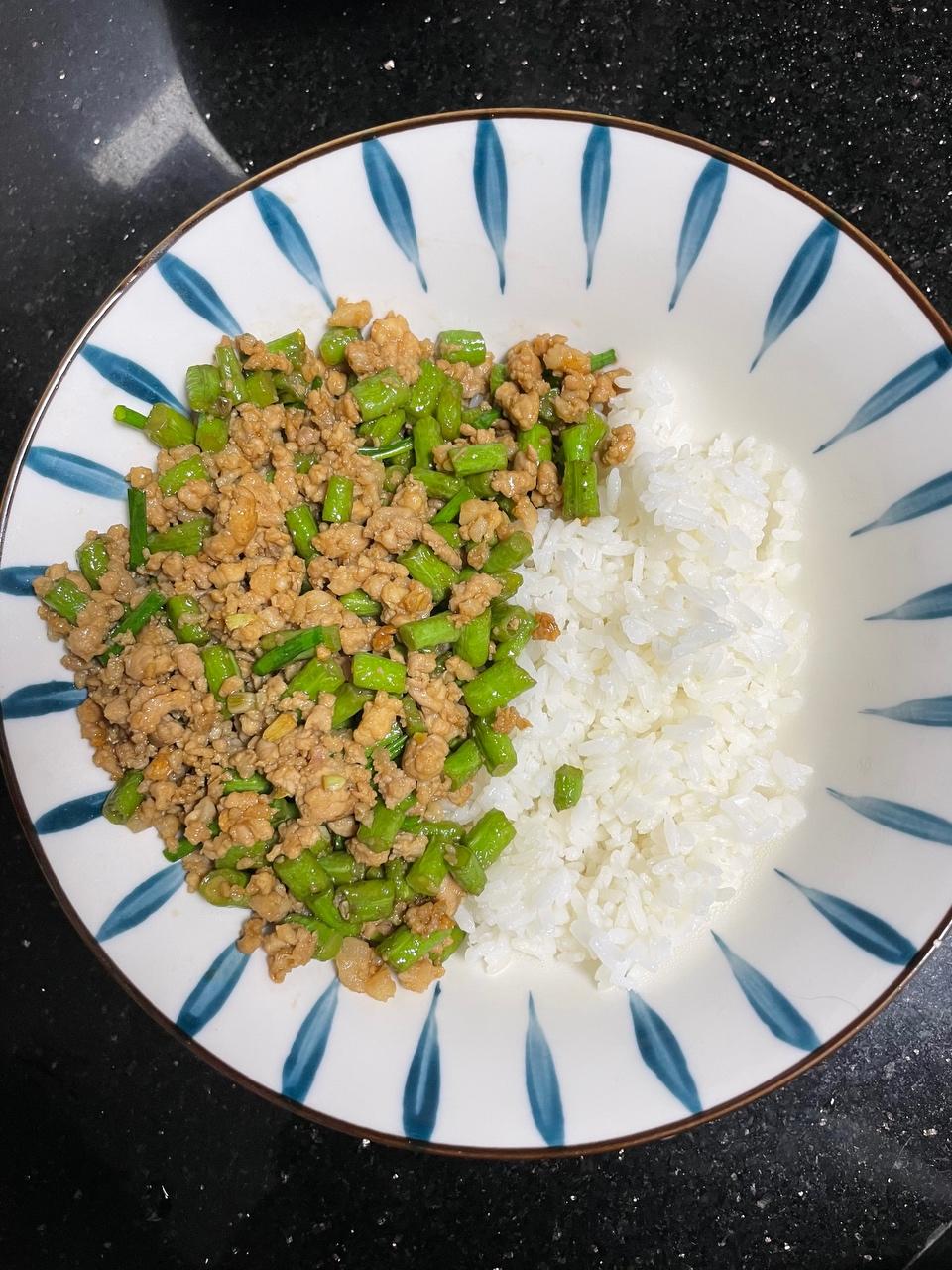 超快手肉沫豆角饭的做法