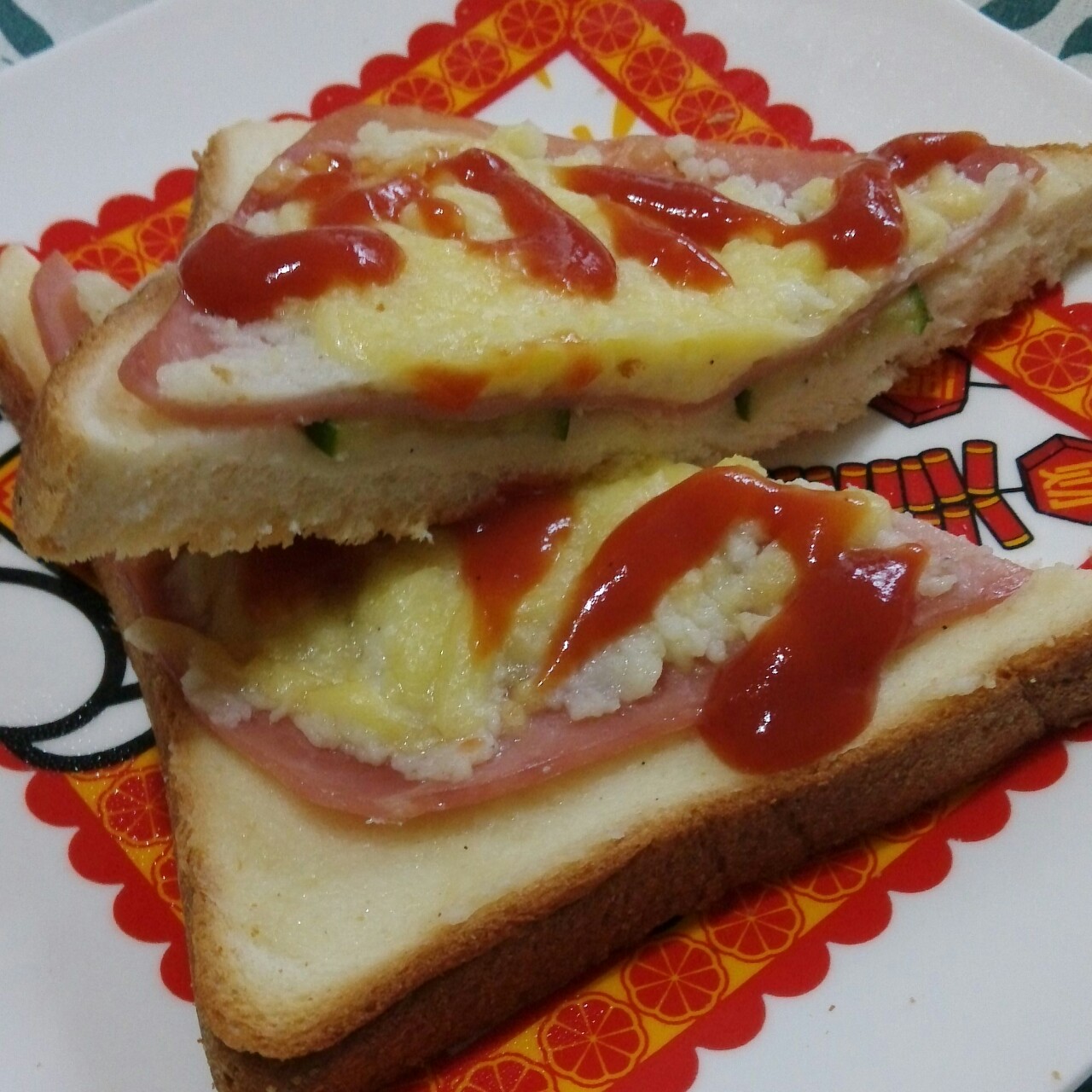 奶酪白酱三明治