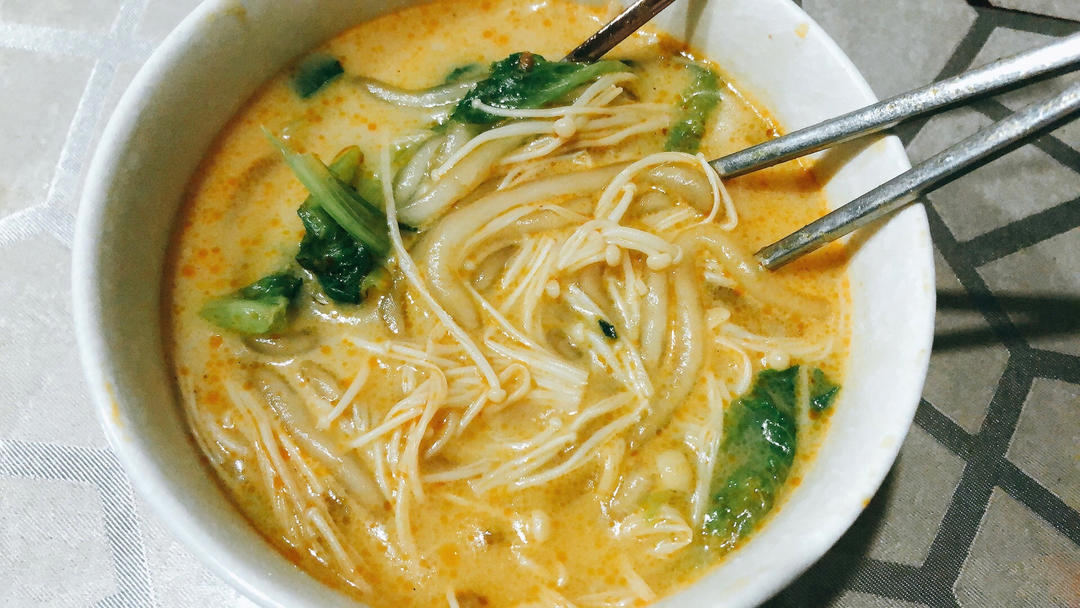 好吃到汤都喝光的「麻辣土豆粉」