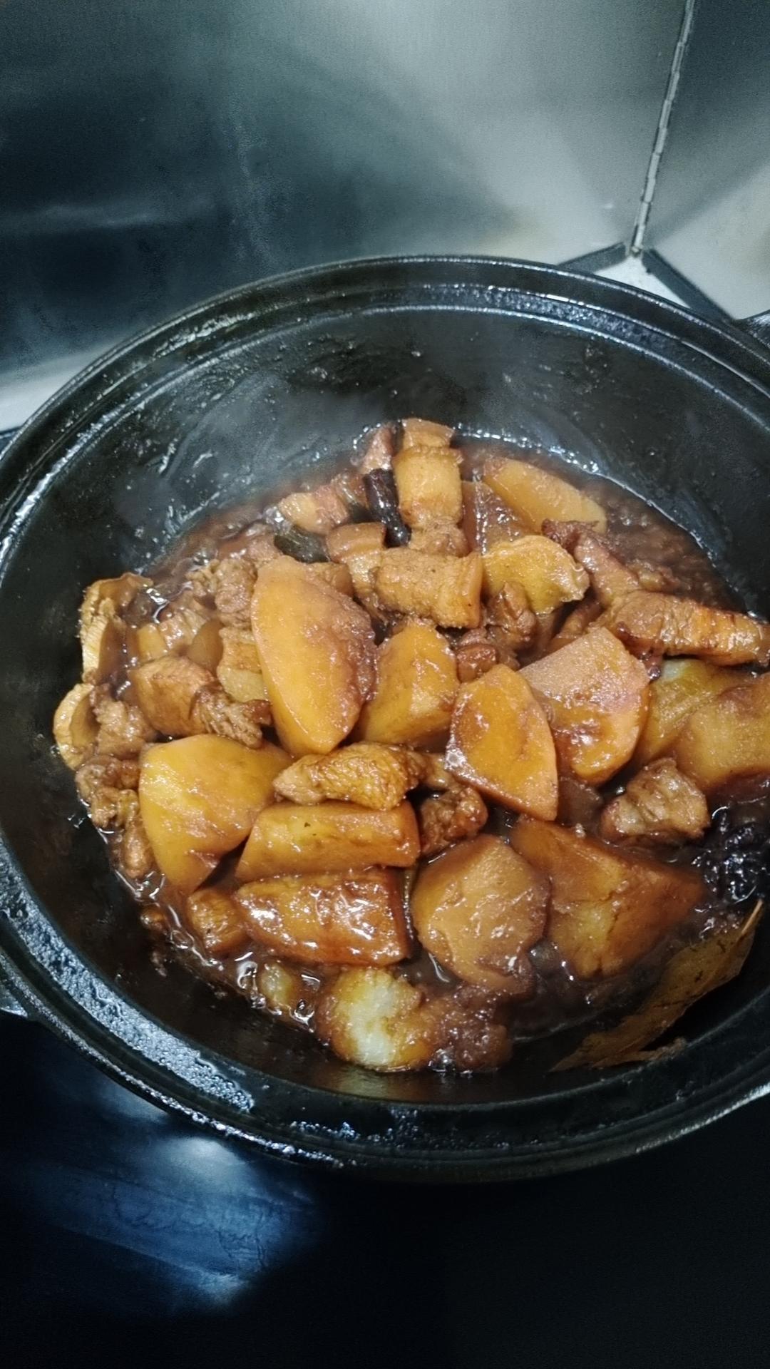 红烧肉炖土豆