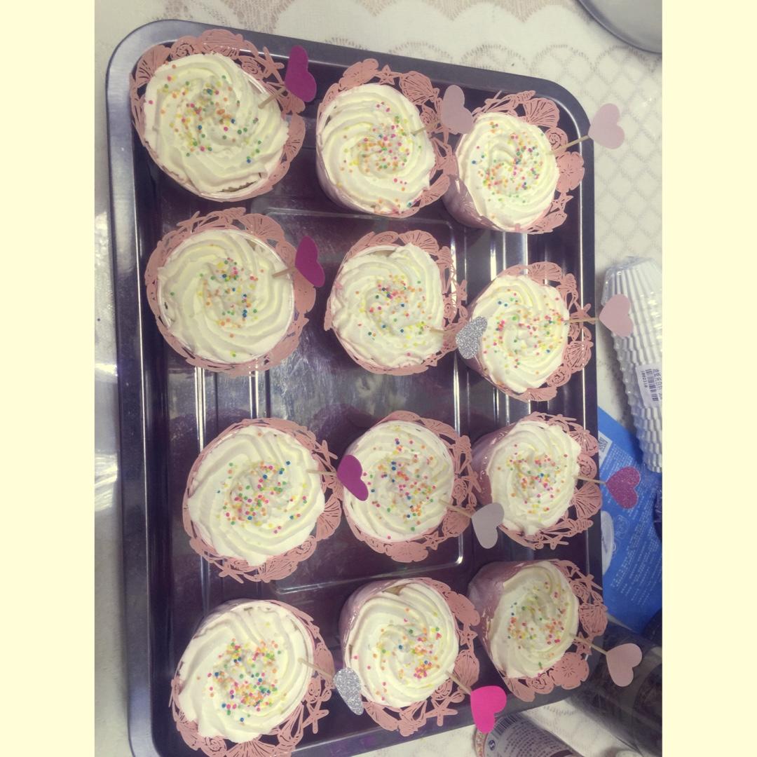 戚风小纸杯蛋糕