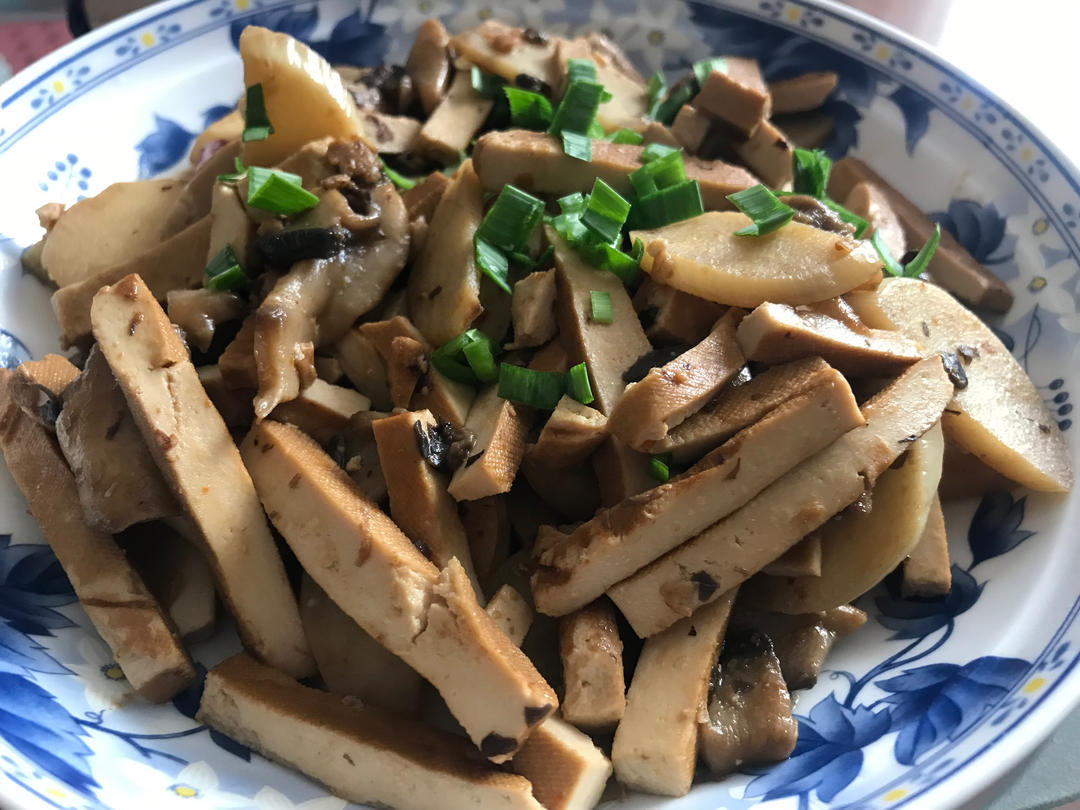 酱烧蘑菇鞭笋豆腐干