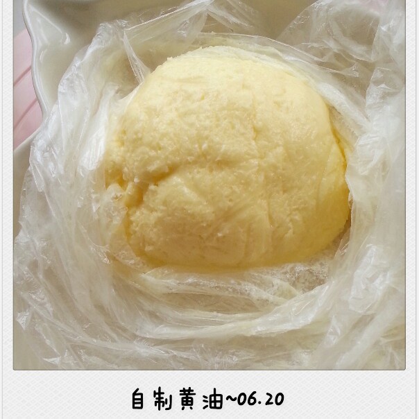 用最简单的方法做正宗的buttermilk和黄油