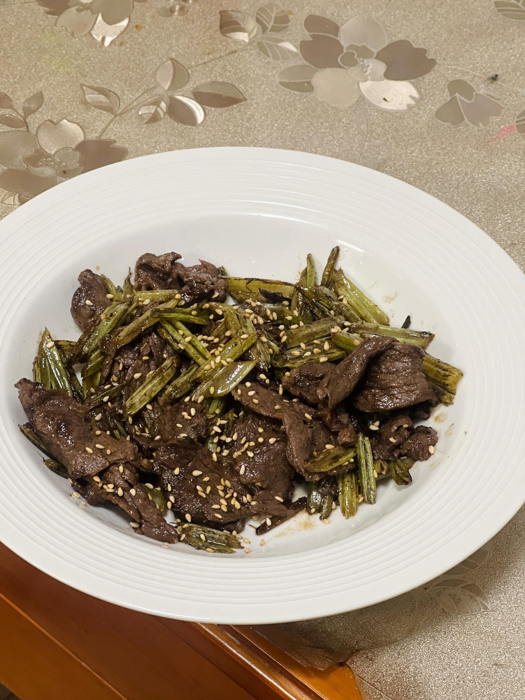 芹菜炒牛肉