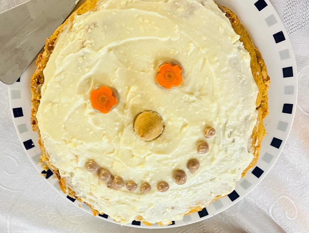 【经典胡萝卜蛋糕】 不需打发的简单快手蛋糕，胡萝卜的华丽变身 绝妙的消耗胡萝卜方法