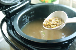 电饭锅绿豆汤的做法 步骤6