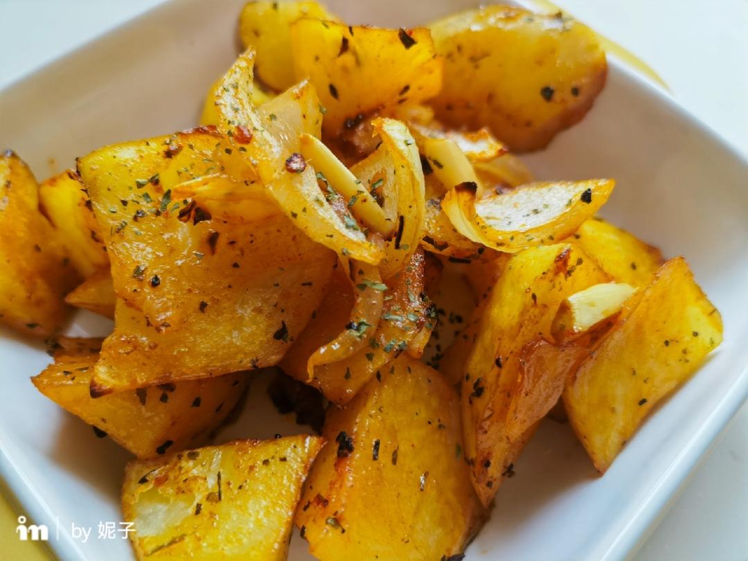 一定要做给孩子吃的《百里香奥尔良土豆块》有了它，从此孩子戒掉油炸的薯条，简单又快手分分钟让孩子崇拜你……