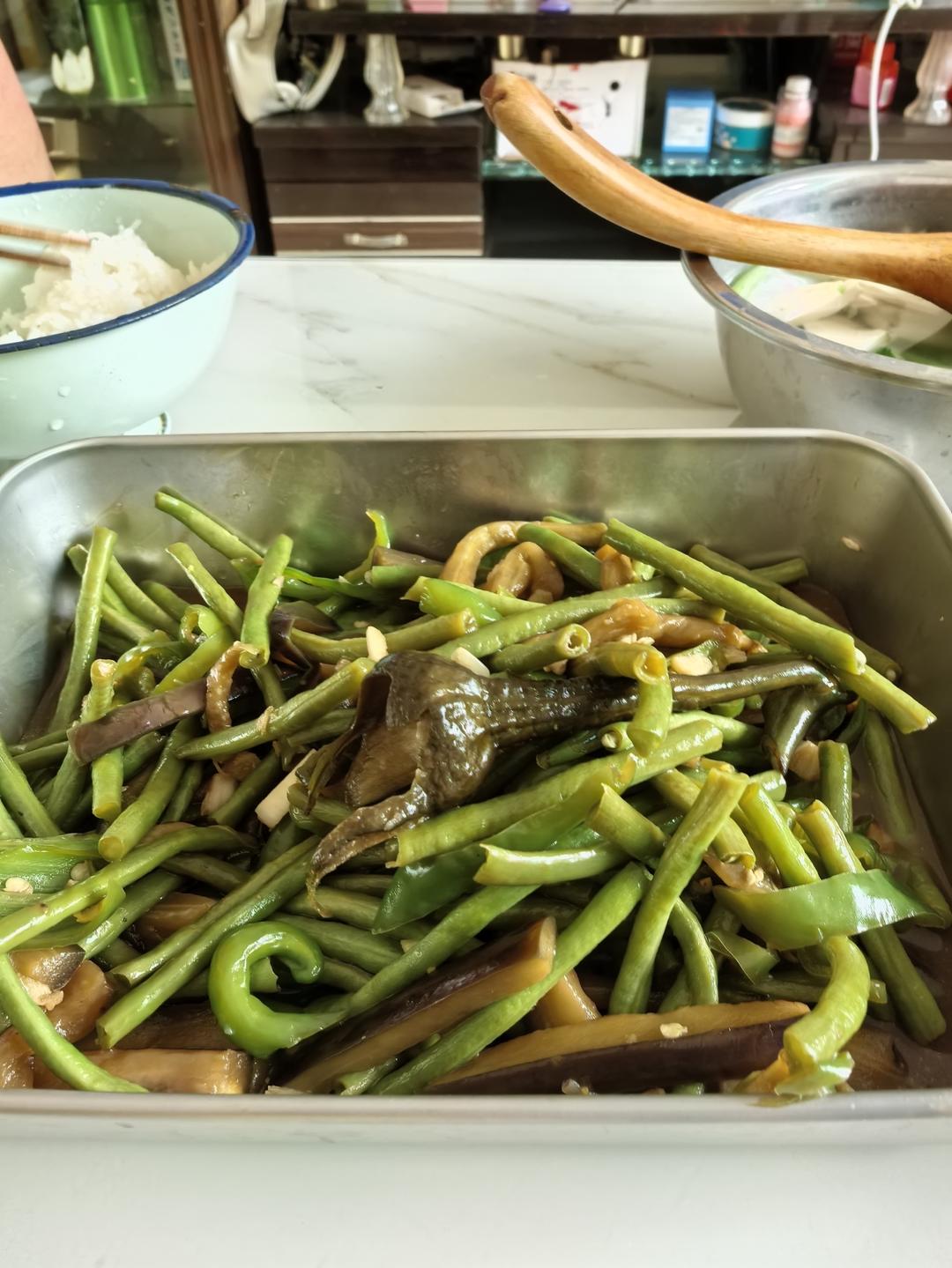 豆角茄子🍆省油版——夏天里的素菜是主题。