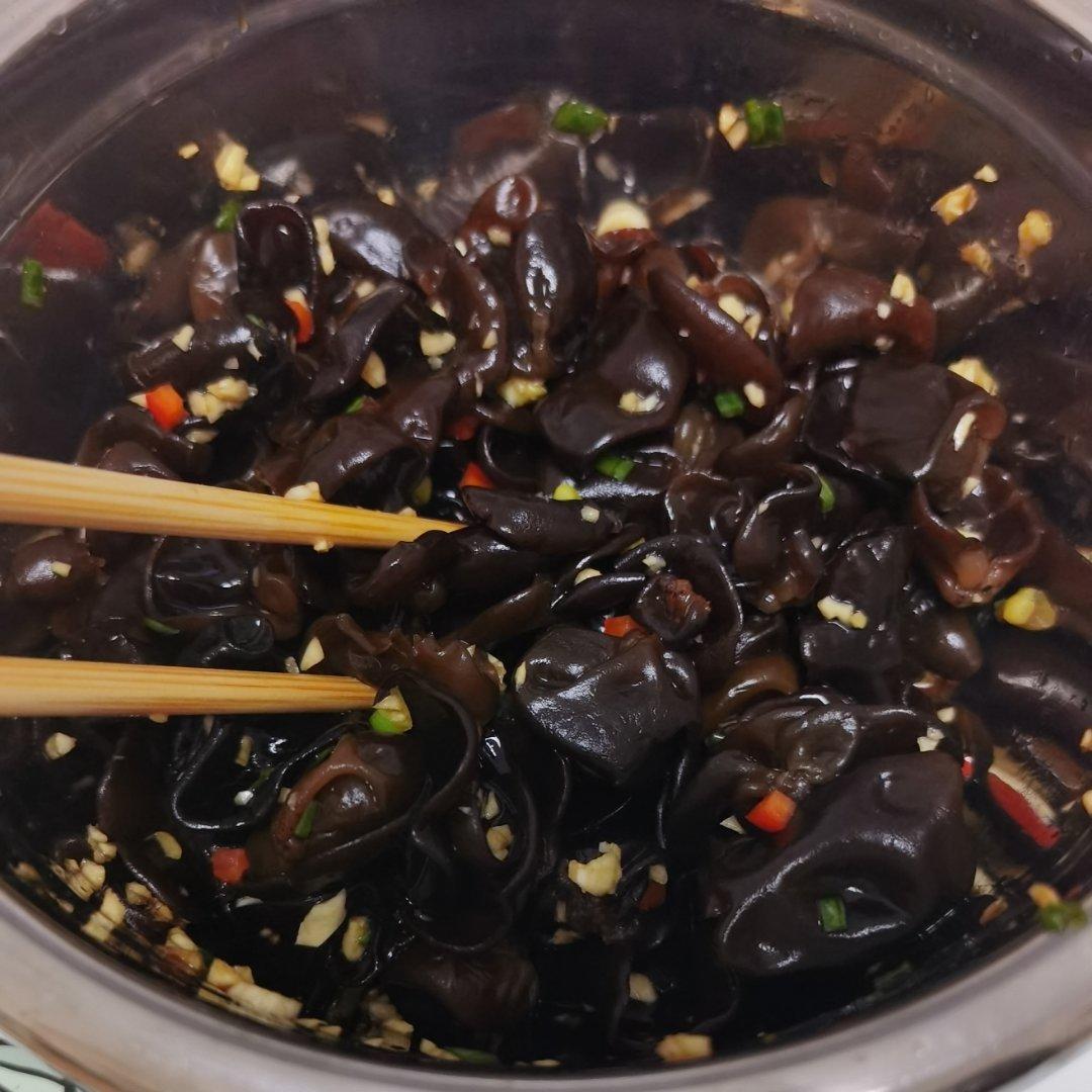 【凉拌木耳】按照我的做法，比饭店还好吃！调味汁是关键~好吃到停不下来