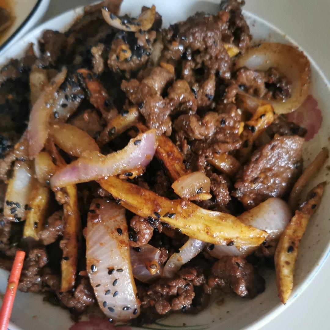孜然土豆炒牛肉