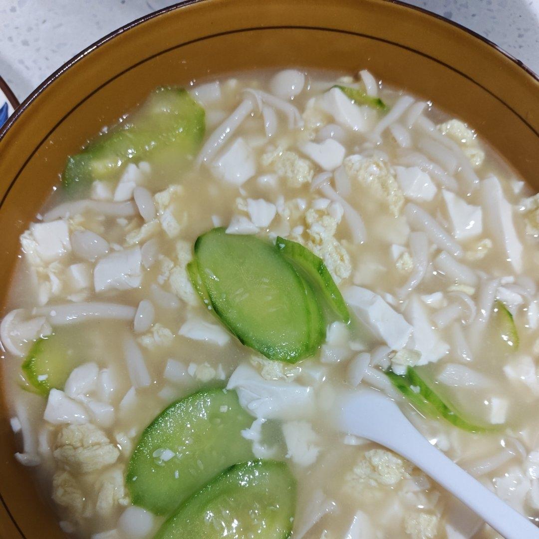 低卡美味，巨好吃的黄瓜豆腐蛋汤～