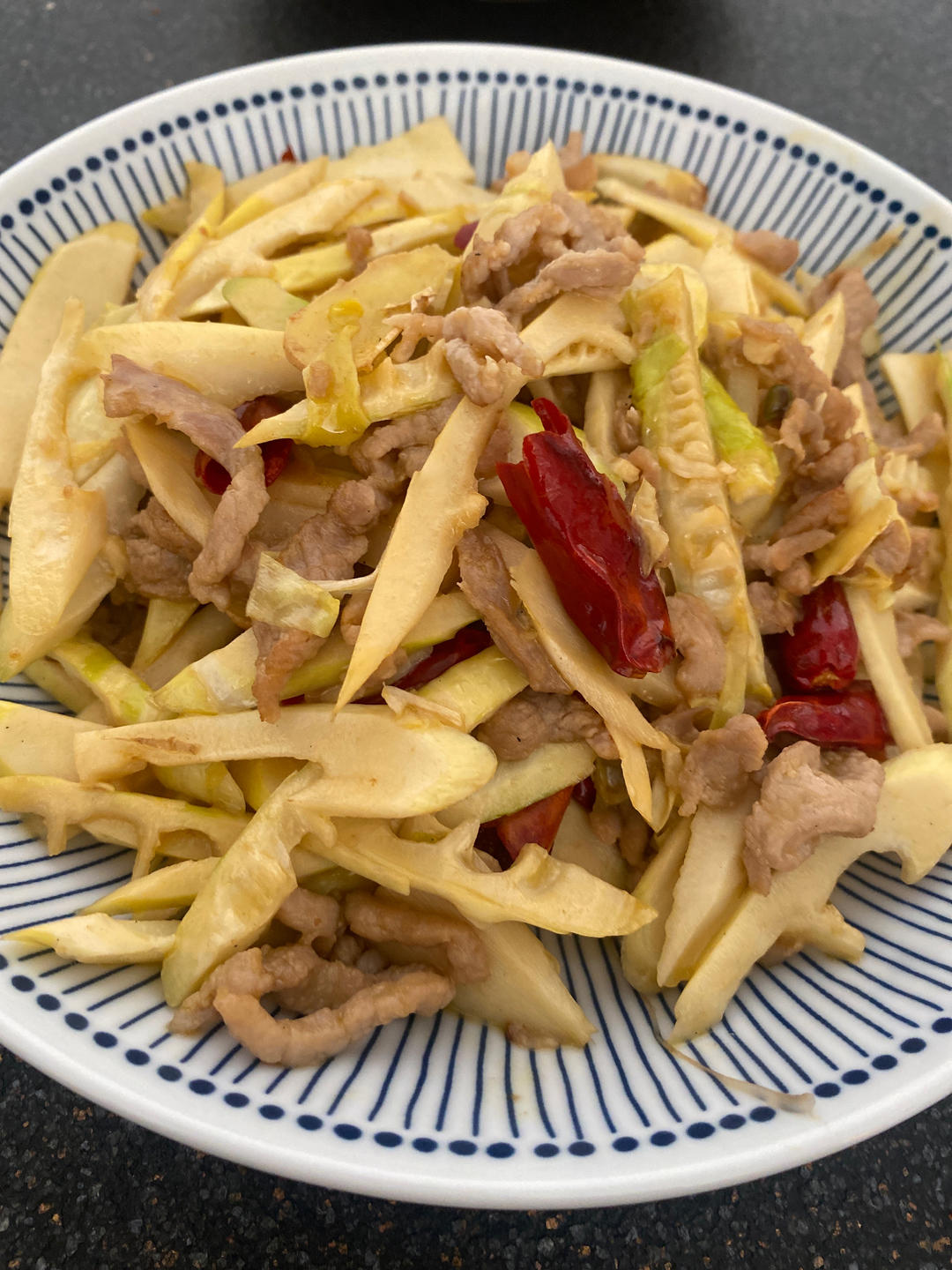 春笋炒肉（附这道菜的最佳打开方式）