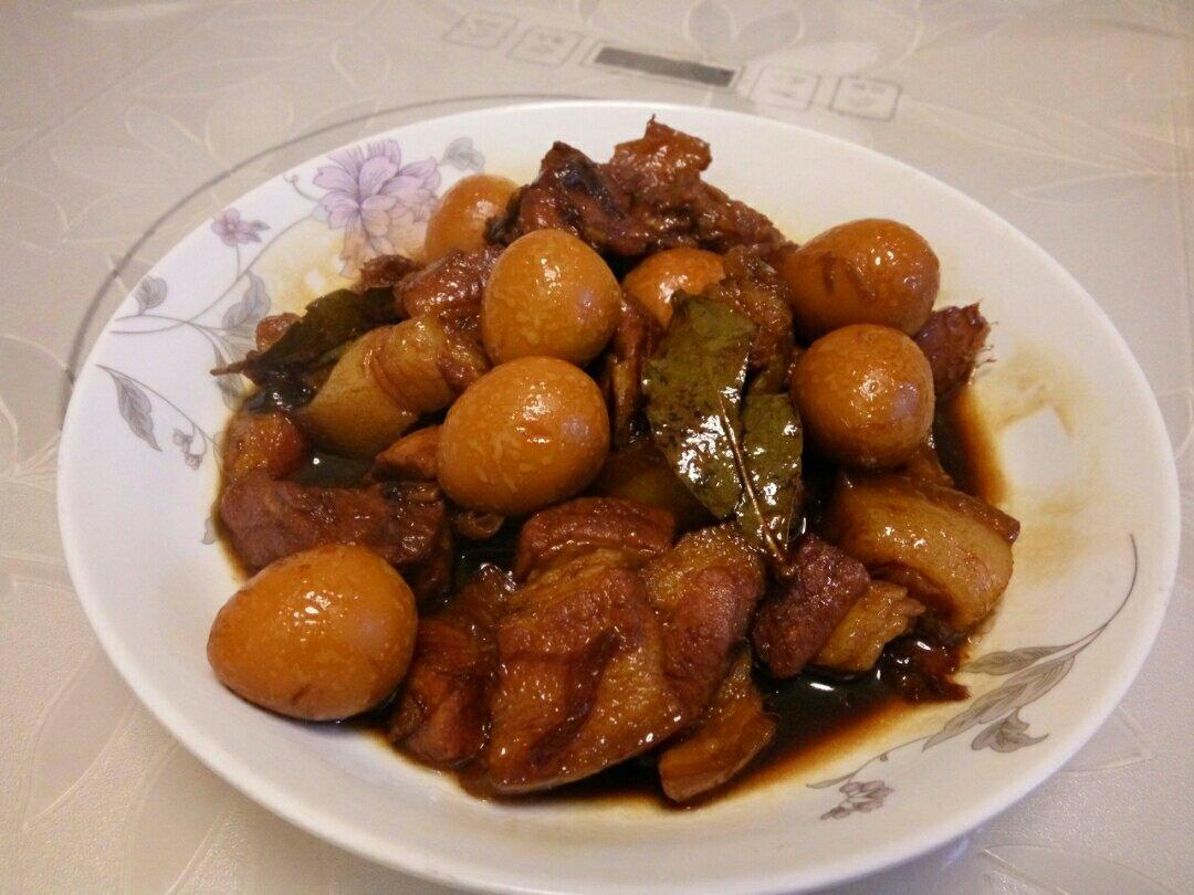 加了鹌鹑蛋后，这盘红烧肉，美味的逆天啦——鹌鹑蛋烧肉（孔瑶食谱）