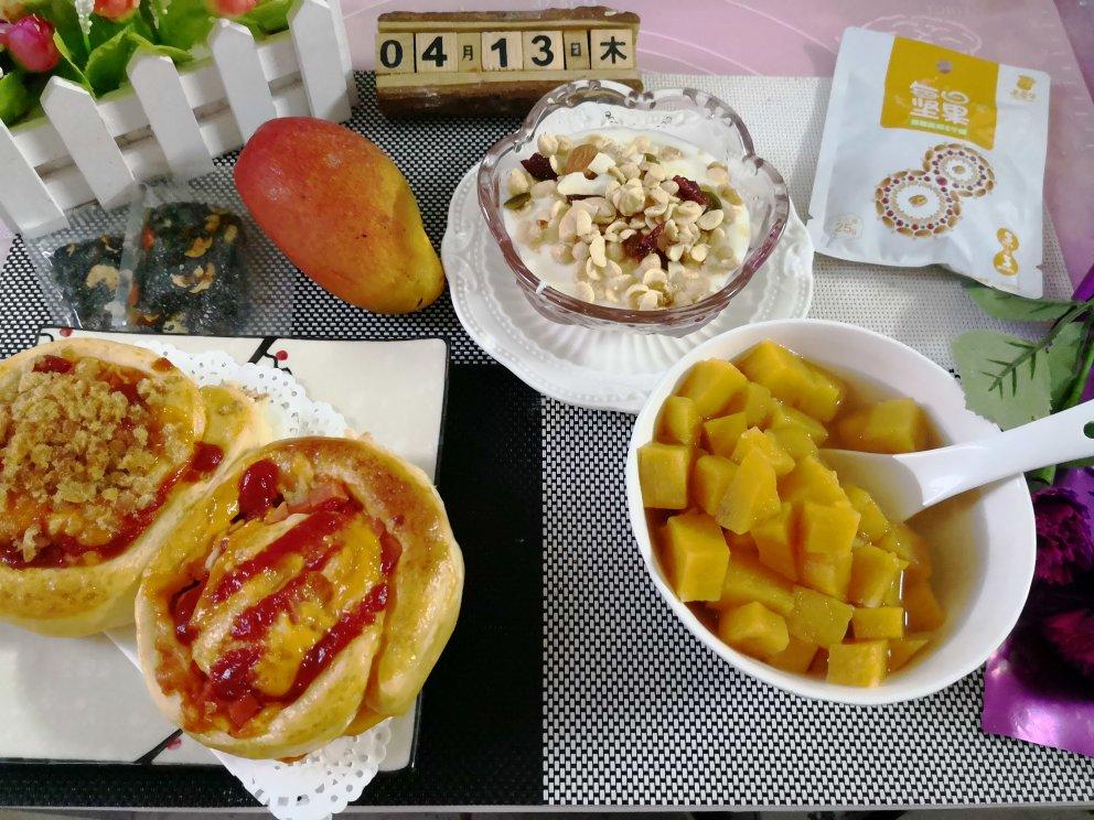 会拉丝的烤肠面包（披萨面包）