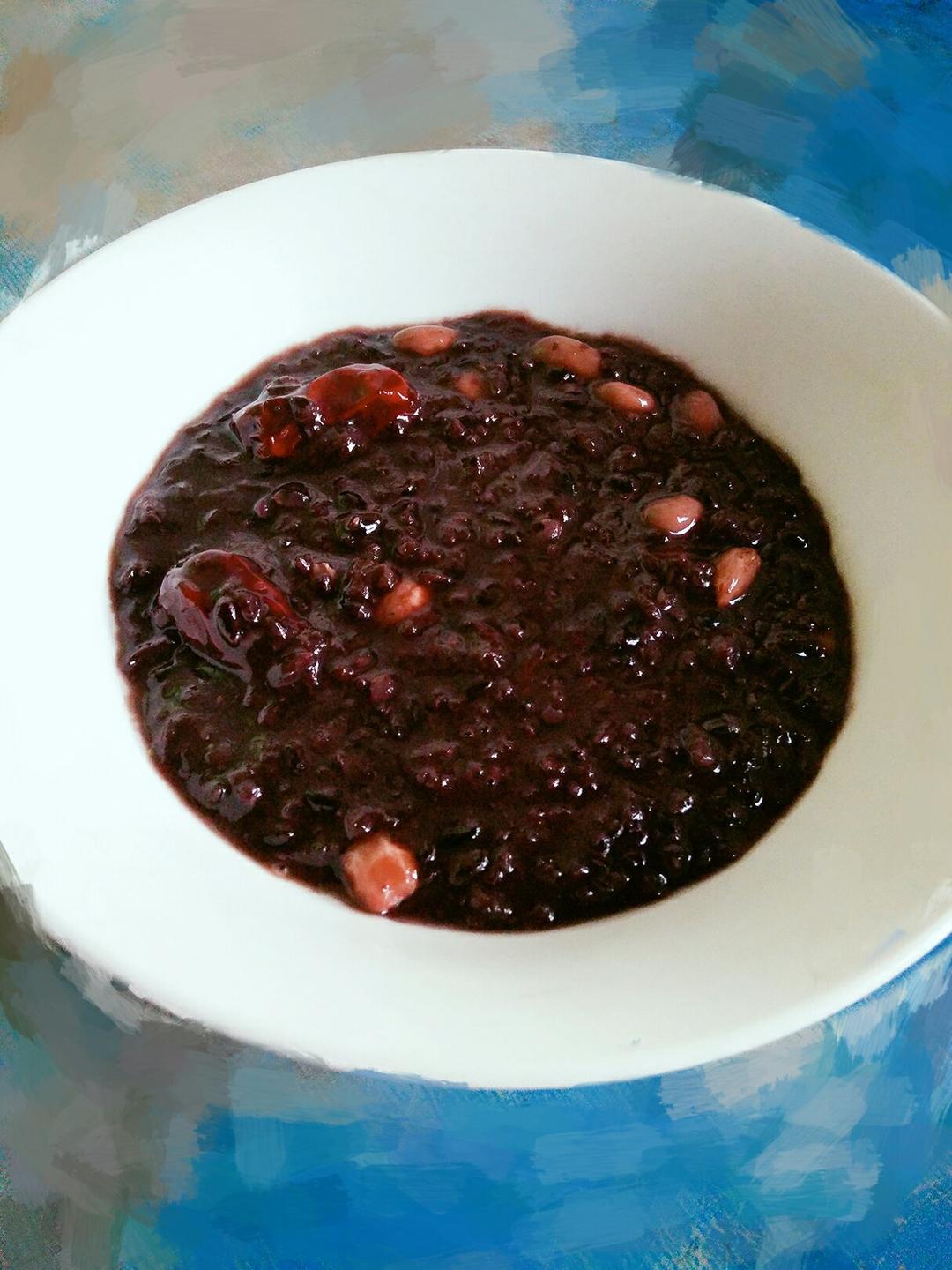 做的花生红枣黑米粥