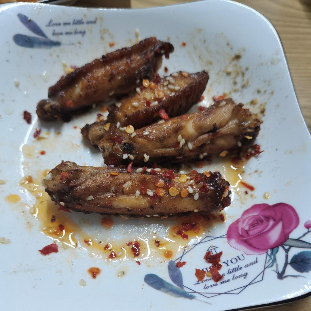 香辣鸡翅（手指都舔干净）