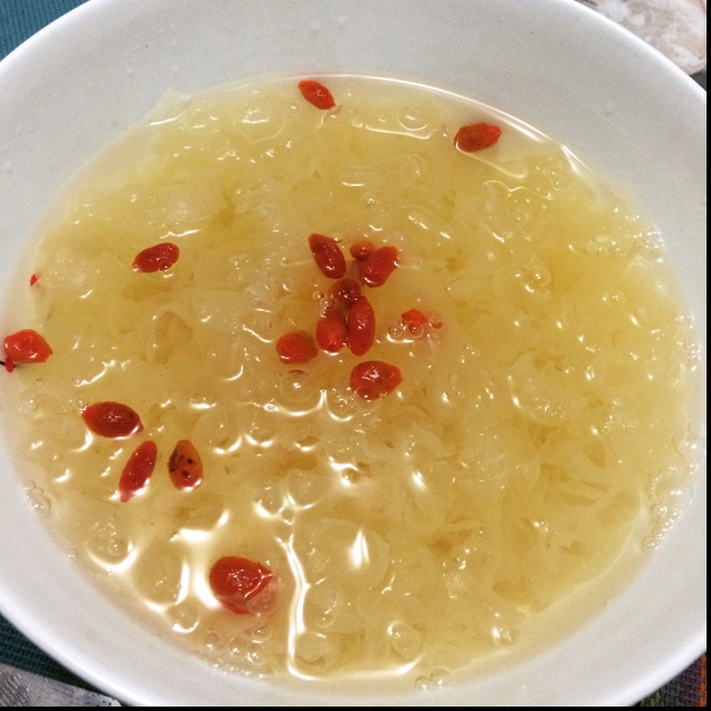 二两寒暄007做的银耳汤
