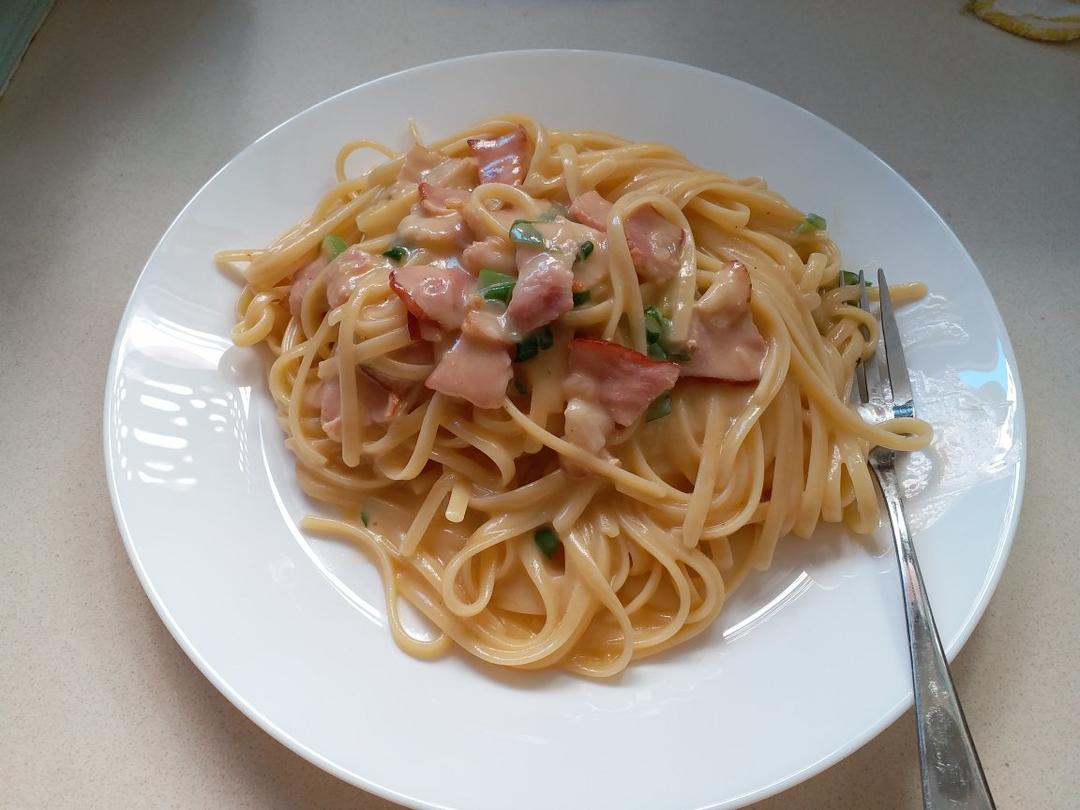 超简单的奶汁培根意面Carbonara
