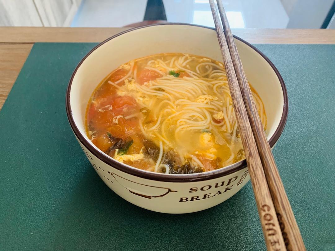 恨不得抱着锅舔的番茄鸡蛋面