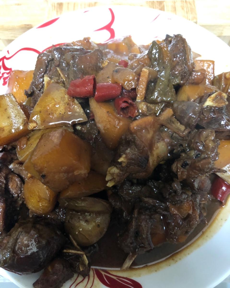 土豆炖鸡块