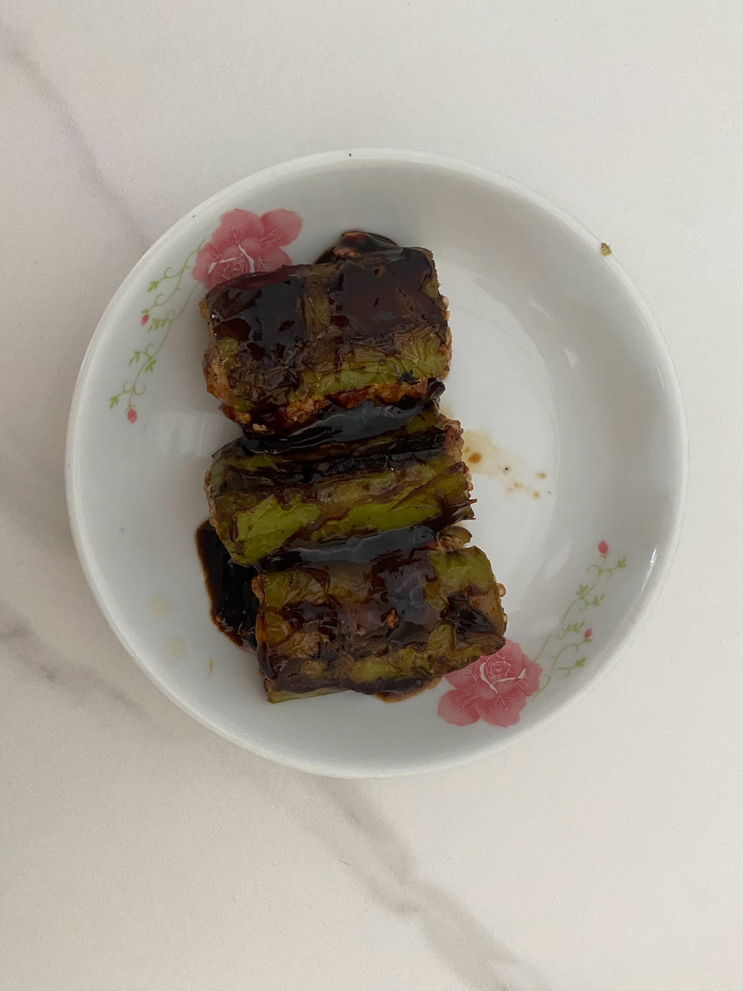 下饭菜“青椒酿肉”，香糯多汁鲜嫩下饭