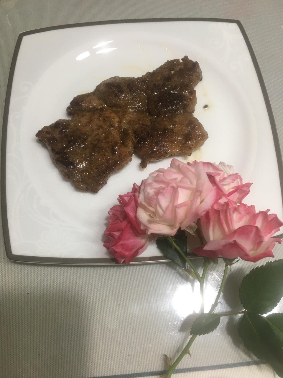 腌制只需10分钟，好吃到赞不绝口的黑椒汁烧猪排❗️