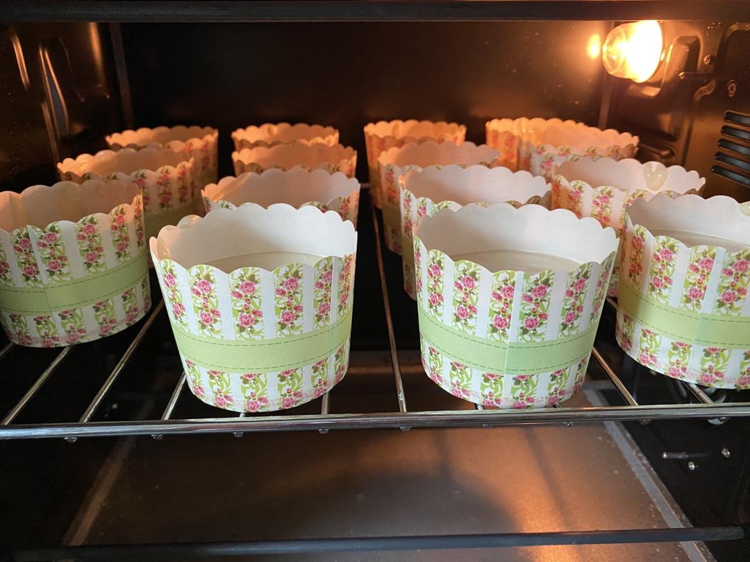 纸杯蛋糕小奶油蛋糕（面上不焦的纸杯蛋糕）