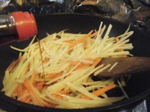 土豆炒肉丝的做法 步骤5