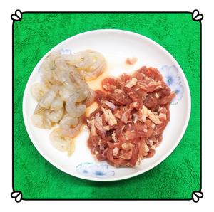 快手菜-洋葱爆炒虾仁牛肉丝的做法 步骤2