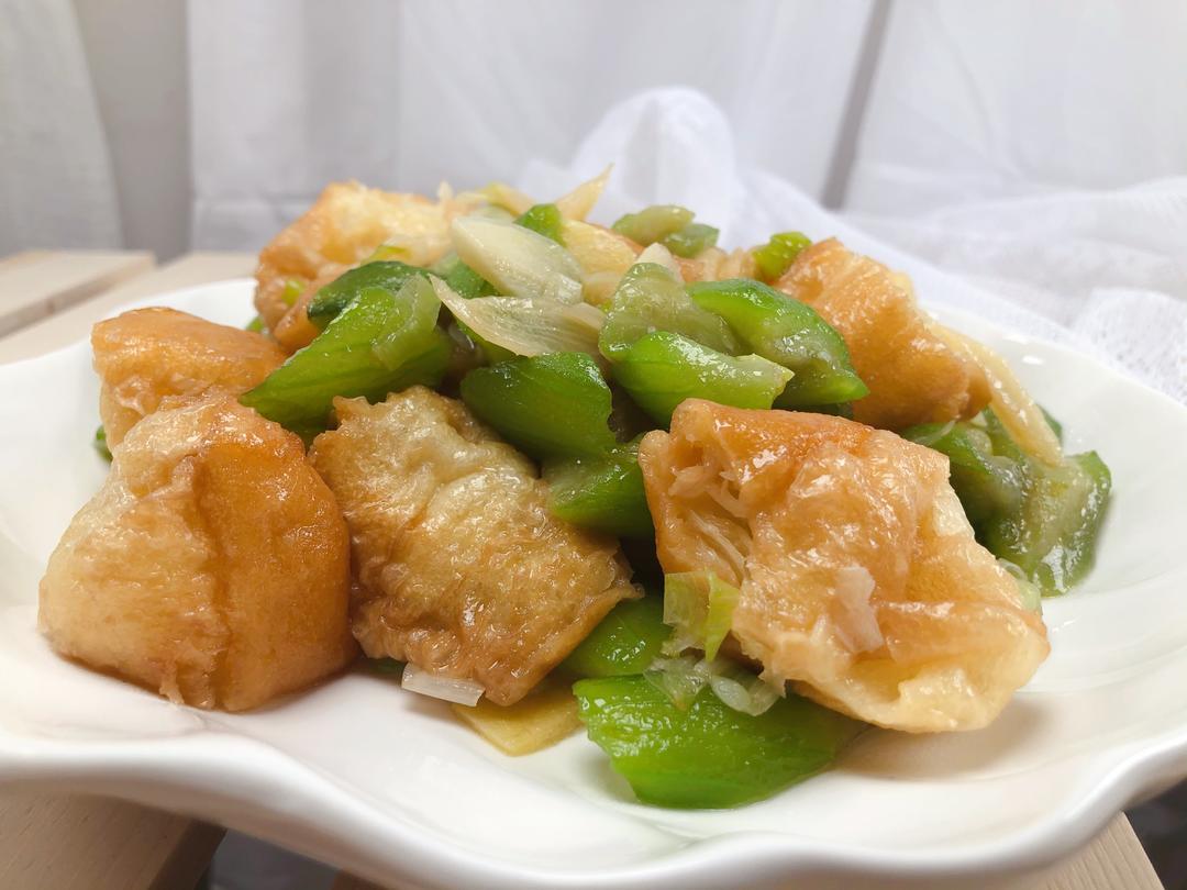 丝瓜烩油条的做法