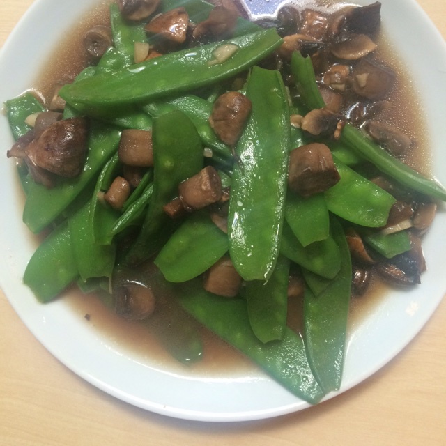 荷兰豆炒香菇