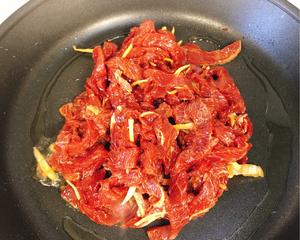 香炒青椒牛肉的做法 步骤5