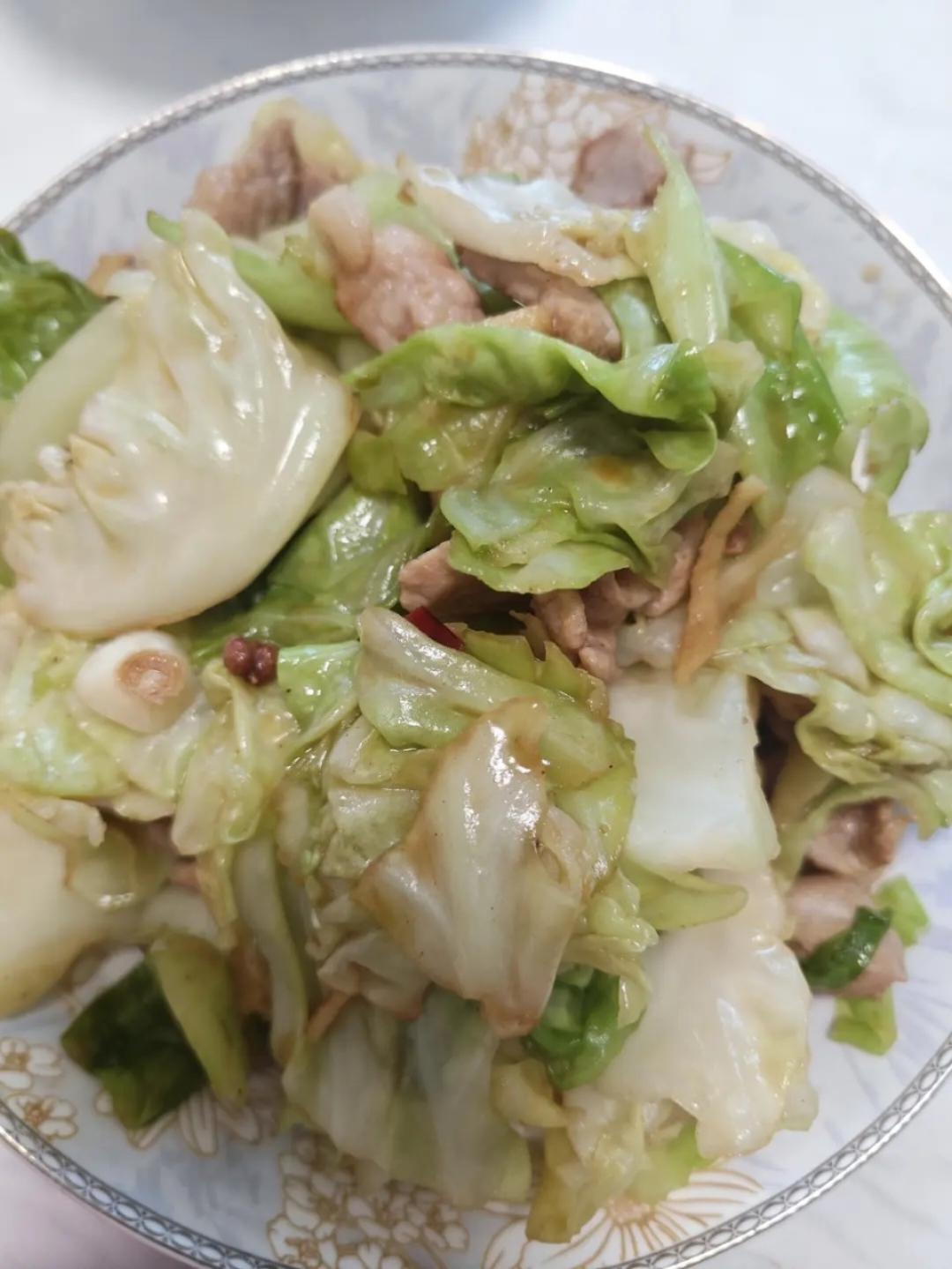 阿婆手撕包菜