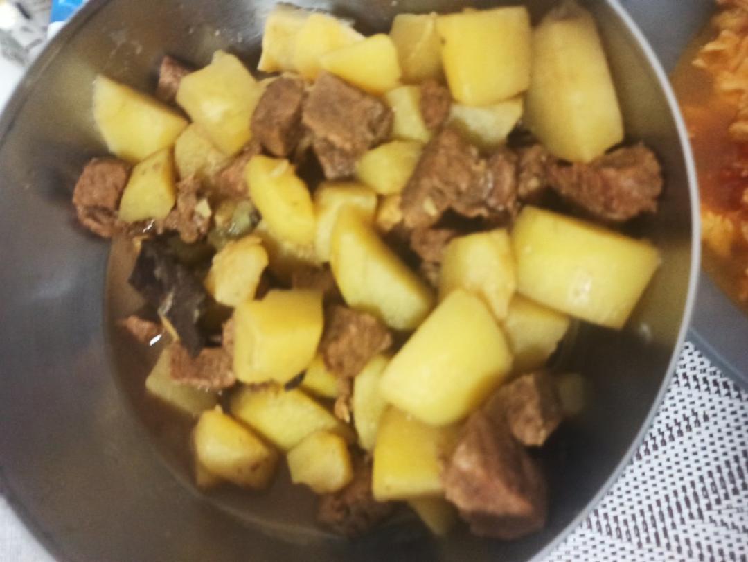 土豆炖牛肉