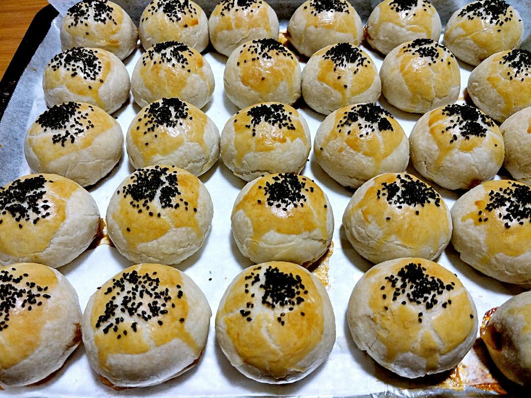 鲜美多汁的——榨菜鲜肉月饼