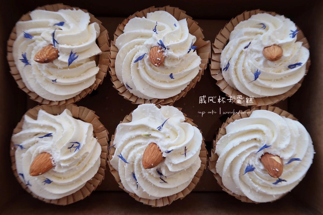 奶油草莓蛋糕🍰🍓