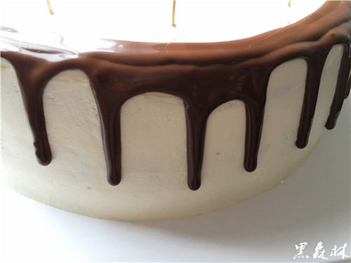 黑森林蛋糕——樱桃、奶油、巧克力的天作之合的做法 步骤7