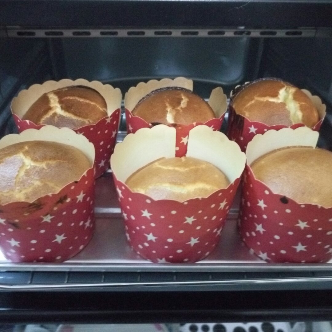 软绵绵戚风纸杯蛋糕