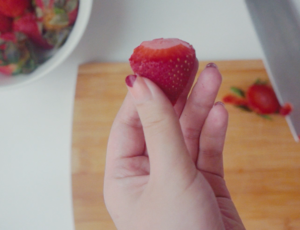 草莓爱心抹茶蛋糕卷的做法 步骤1