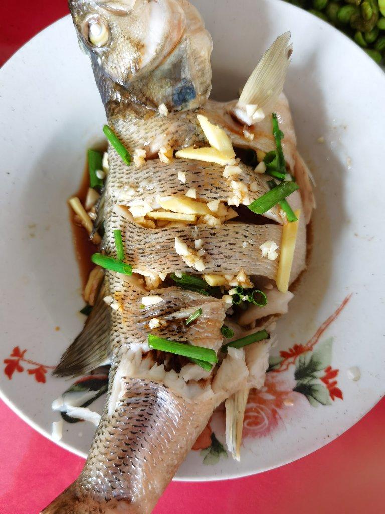 清蒸鲈鱼