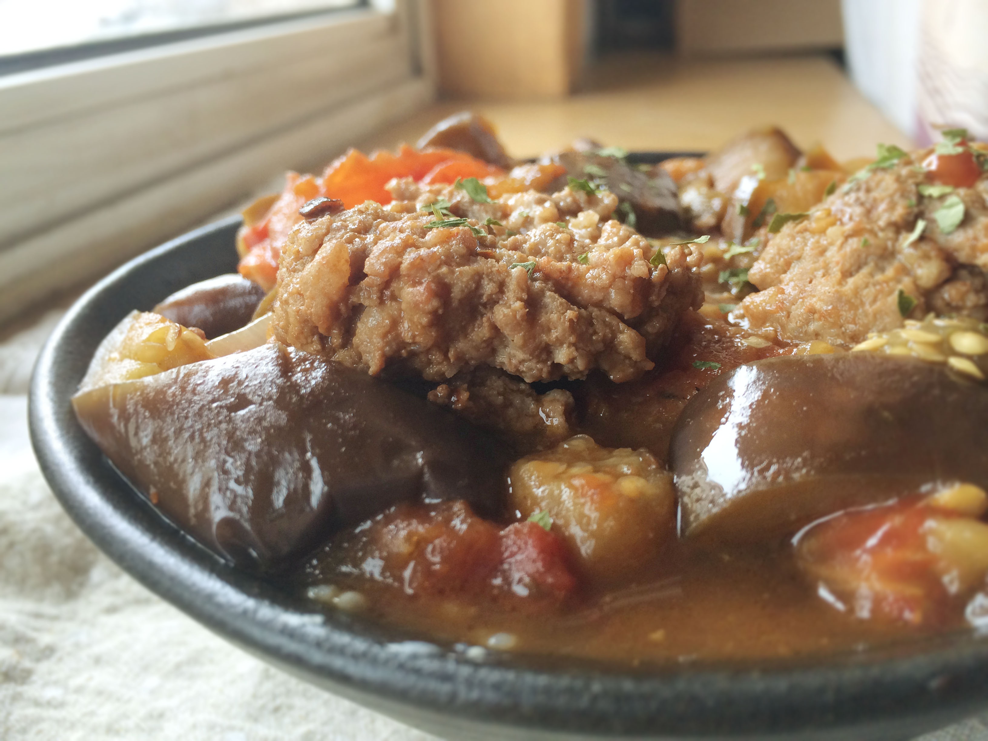 《昨日的美食》之茄子、番茄和猪肉的中式辣炒