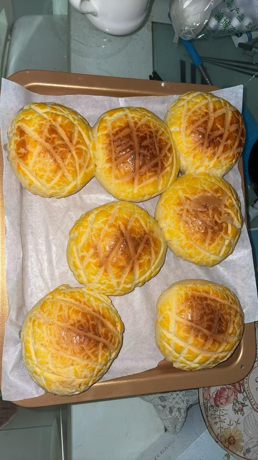 好吃到炸裂的港式菠萝包（附带制作酥皮的小视频）