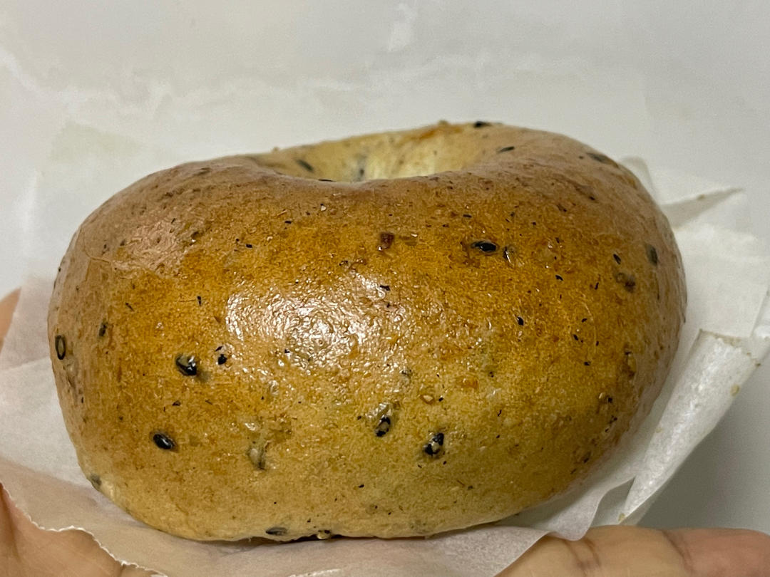 黑芝麻全麦贝果