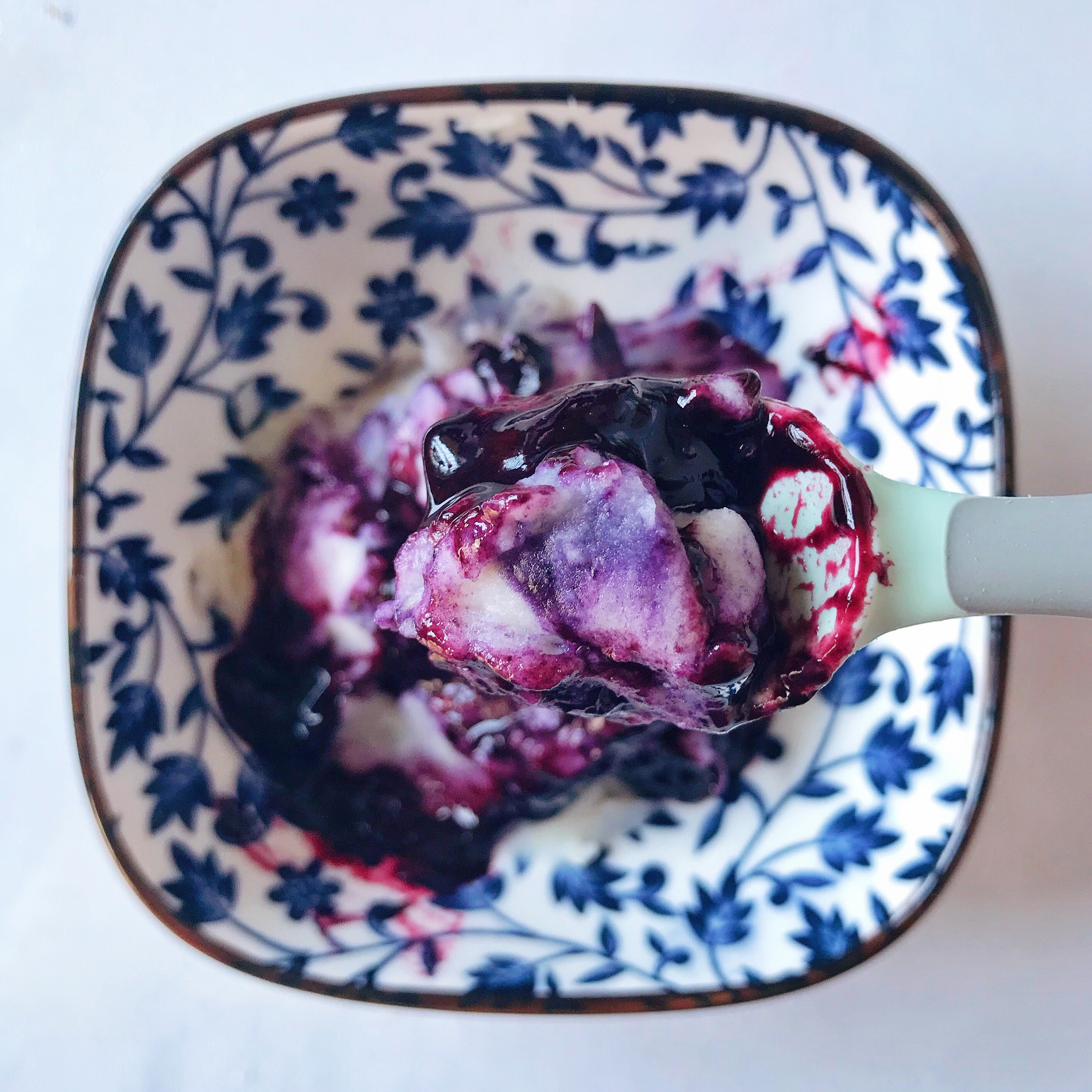 八个月宝宝的辅食—蓝莓山药泥的做法