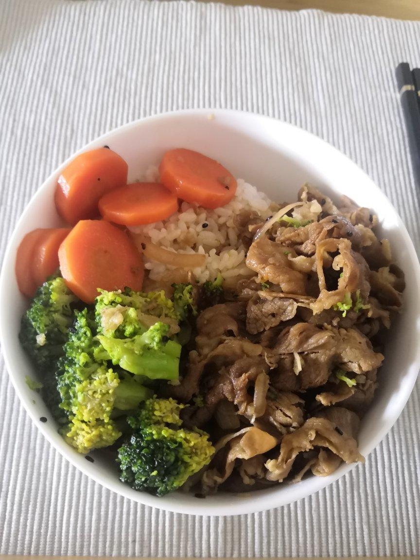 “吉野家”肥牛饭